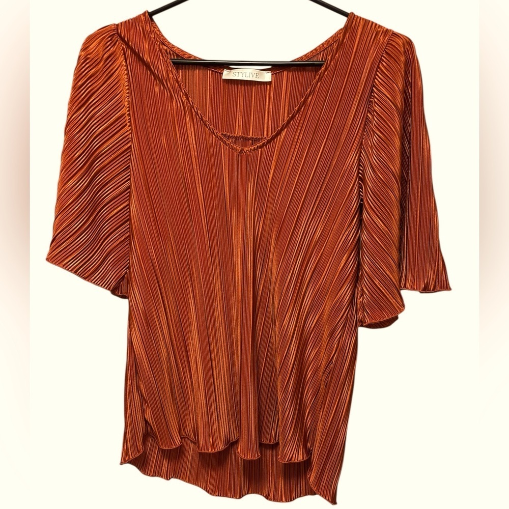 Women's Rust Top with flutter sleeves Sz M